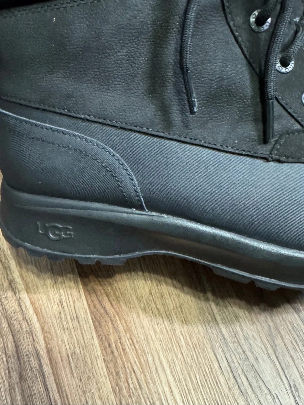 UGG Emmett Men's Black Waterproof Leather Hiking Boot - Cold Rated Sz. 12 - Picture 6 of 11